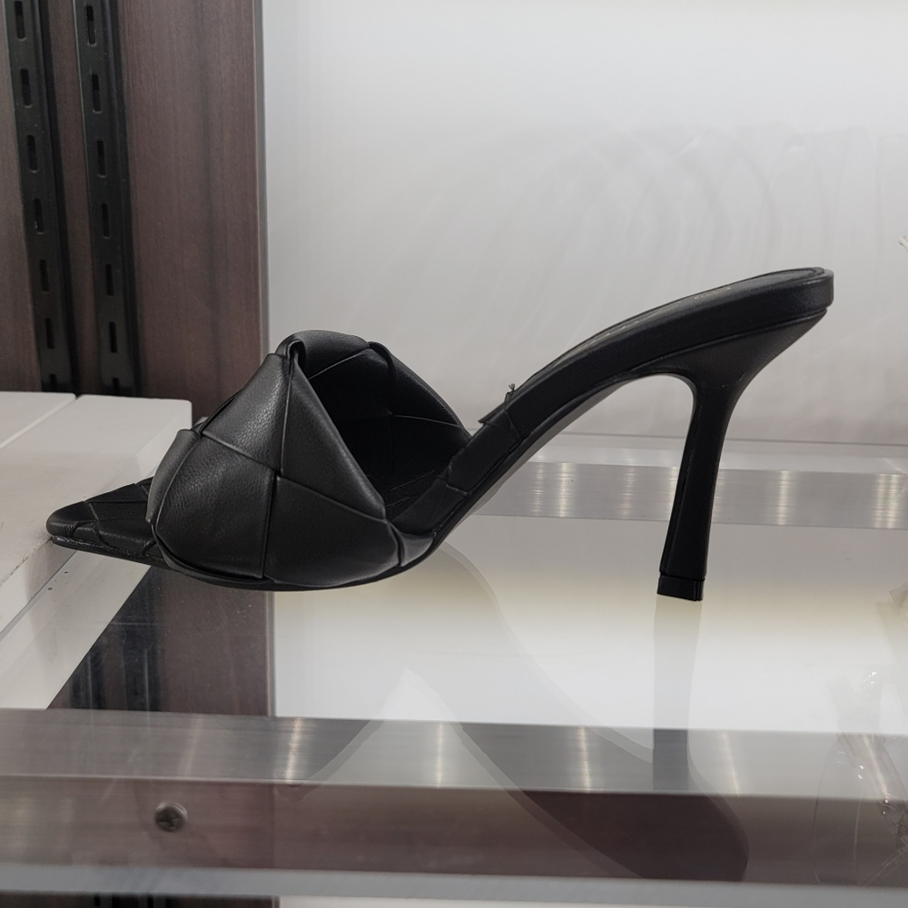 NWT Delitzia Black Heel🌟 - Picture 9 of 10